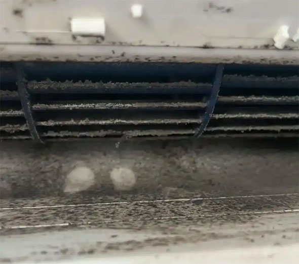 夷陵空调吹的风有股烧焦味是怎么回事